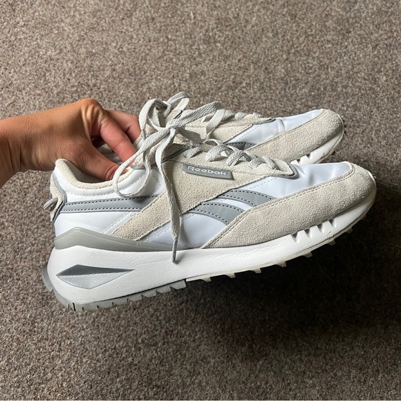 Reebok Galaxy 10 White & Beige Running Lace Up Sneaker Womens Size 7 WORN ONCE - Picture 1 of 9